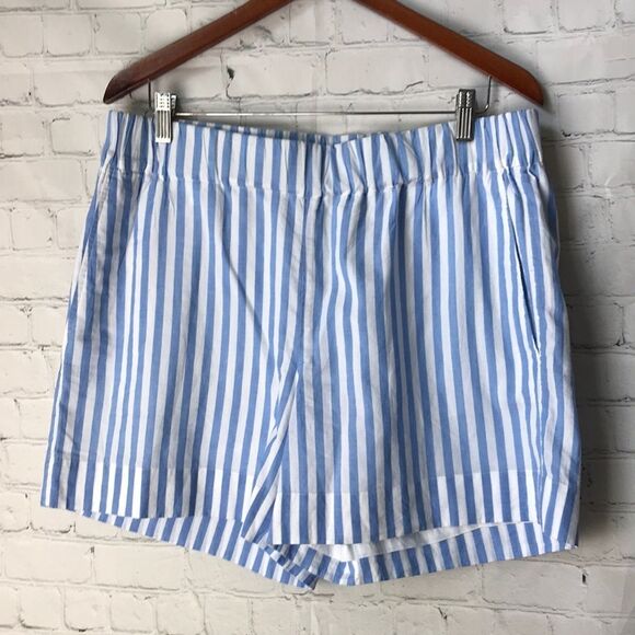 On 34th Blue and White Striped Women's Shorts L - Picture 1 of 9